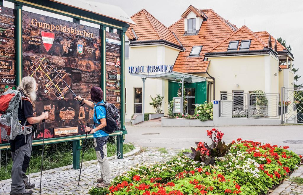 Hotel Turmhof Gumpoldskirchen Bagian luar foto