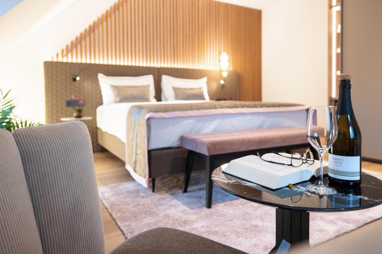 Hotel Turmhof Gumpoldskirchen Bagian luar foto
