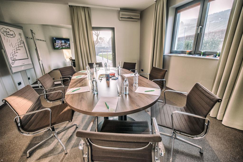 Hotel Turmhof Gumpoldskirchen Bagian luar foto