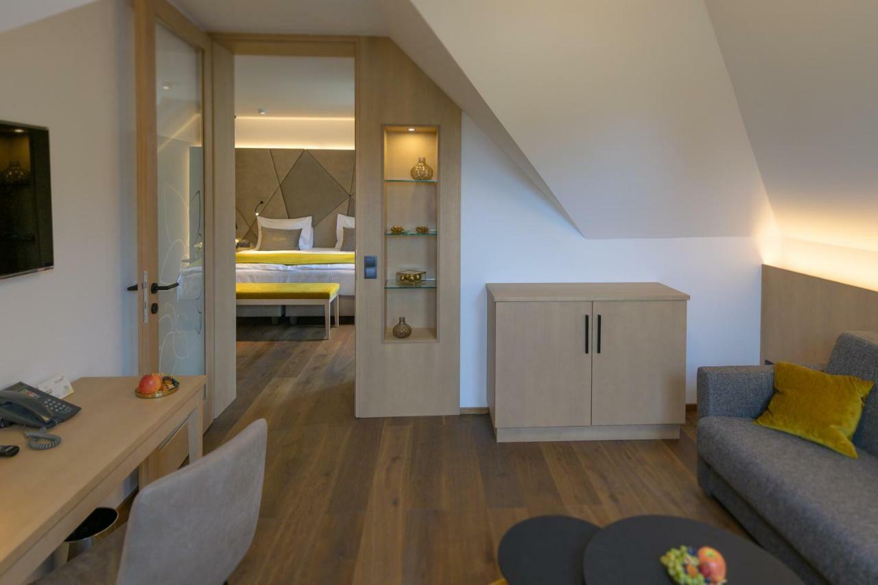 Hotel Turmhof Gumpoldskirchen Bagian luar foto