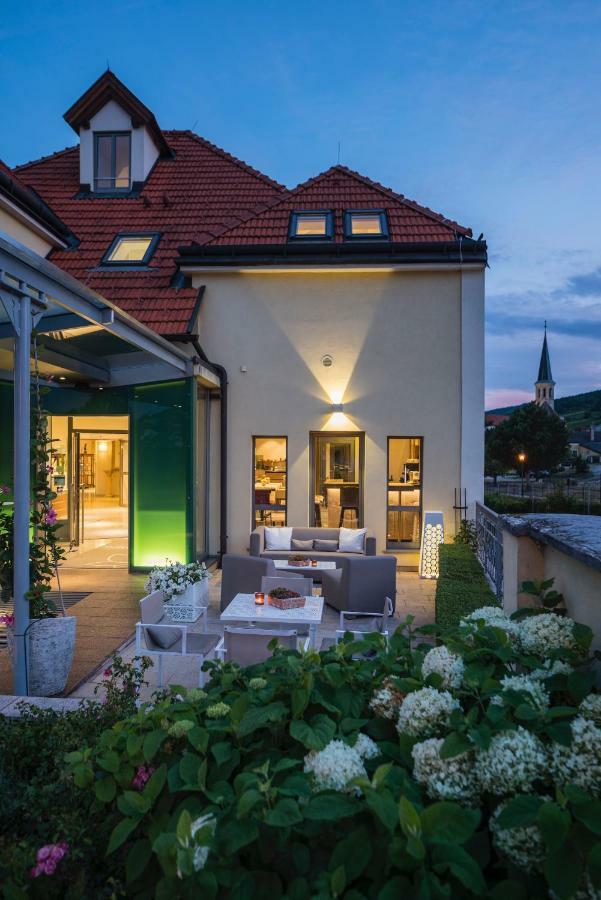 Hotel Turmhof Gumpoldskirchen Bagian luar foto
